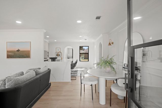 2207 Cheshire Lane, Houston, TX 77018