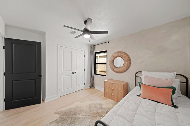 2207 Cheshire Lane, Houston, TX 77018