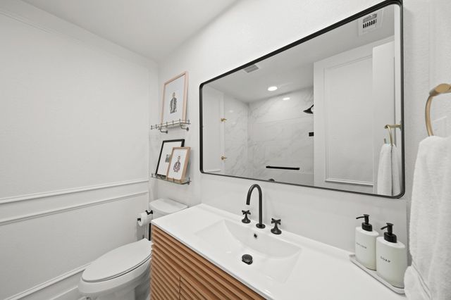 2207 Cheshire Lane, Houston, TX 77018