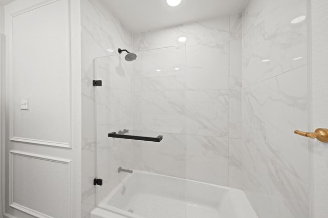 2207 Cheshire Lane, Houston, TX 77018