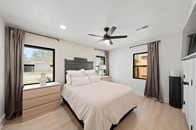 2207 Cheshire Lane, Houston, TX 77018