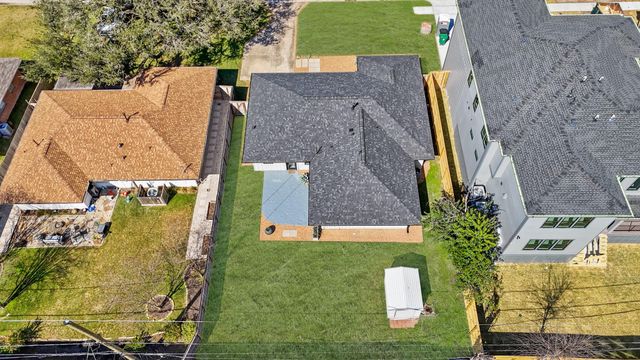 2207 Cheshire Lane, Houston, TX 77018