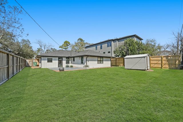 2207 Cheshire Lane, Houston, TX 77018