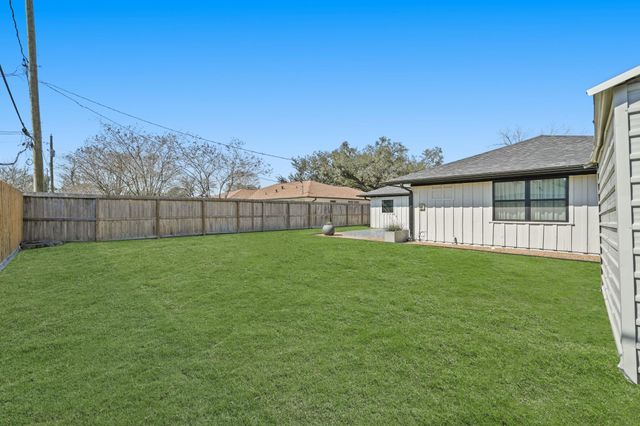 2207 Cheshire Lane, Houston, TX 77018