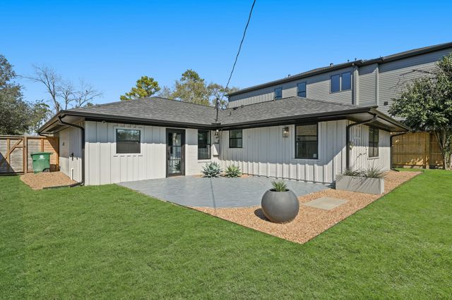 2207 Cheshire Lane, Houston, TX 77018