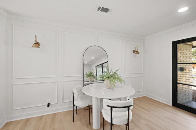 2207 Cheshire Lane, Houston, TX 77018