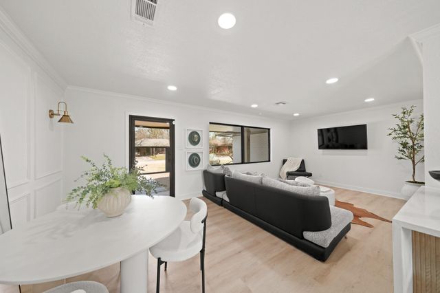 2207 Cheshire Lane, Houston, TX 77018