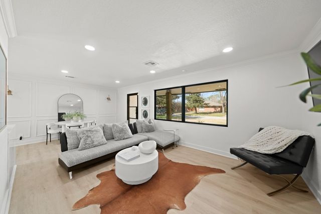 2207 Cheshire Lane, Houston, TX 77018