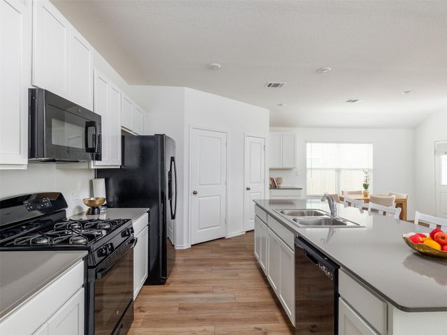 340 Sonterra DR, San Marcos, TX 78666