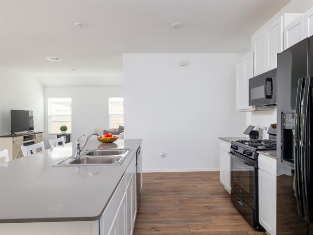 340 Sonterra DR, San Marcos, TX 78666