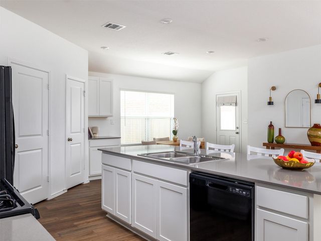 340 Sonterra DR, San Marcos, TX 78666