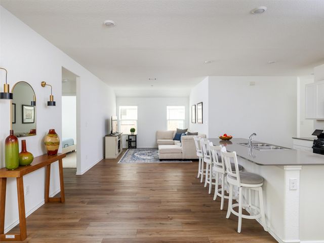 340 Sonterra DR, San Marcos, TX 78666