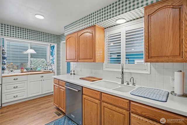 1414 19th Avenue, Longview, WA 98632