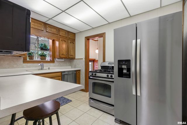 420 W ALBANY Avenue, Peoria, IL 61604