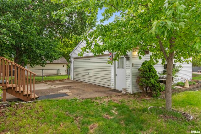 420 W ALBANY Avenue, Peoria, IL 61604