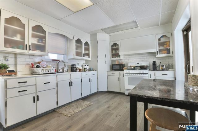 24 Hewitt Avenue, Belleville, NJ 07109