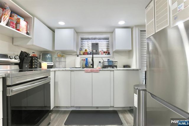 24 Hewitt Avenue, Belleville, NJ 07109