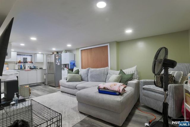 24 Hewitt Avenue, Belleville, NJ 07109