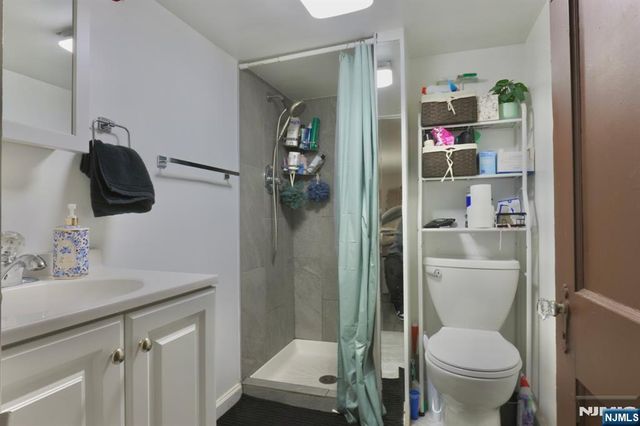 24 Hewitt Avenue, Belleville, NJ 07109