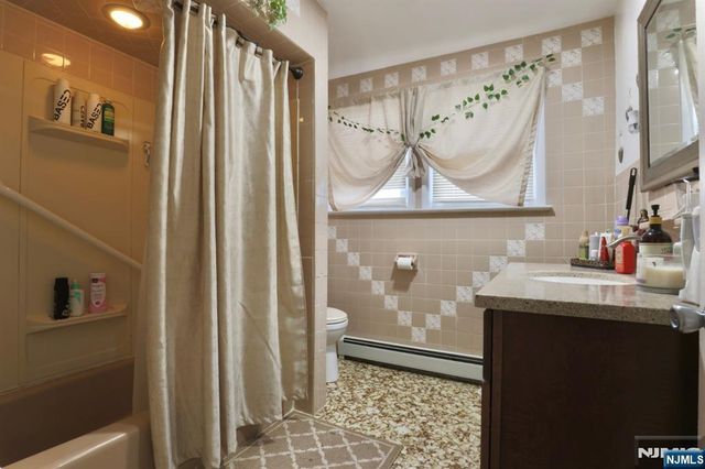 24 Hewitt Avenue, Belleville, NJ 07109