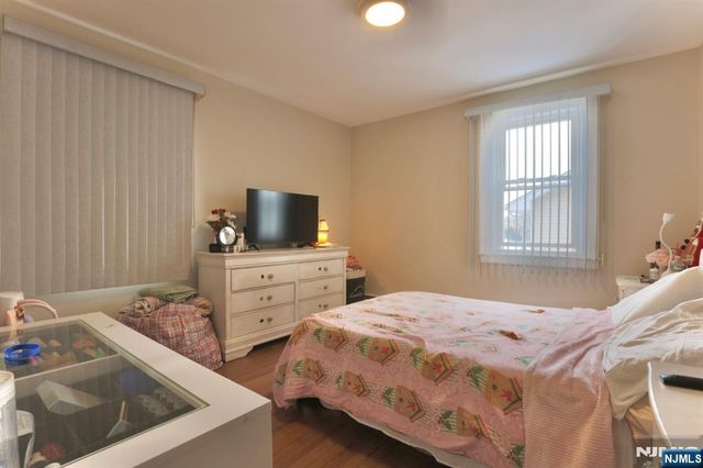 24 Hewitt Avenue, Belleville, NJ 07109