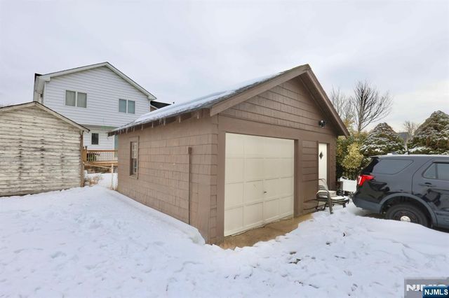 24 Hewitt Avenue, Belleville, NJ 07109