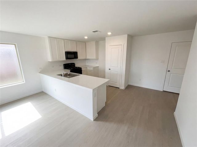 3720 Los Cabos Drive, Mustang, OK 73064