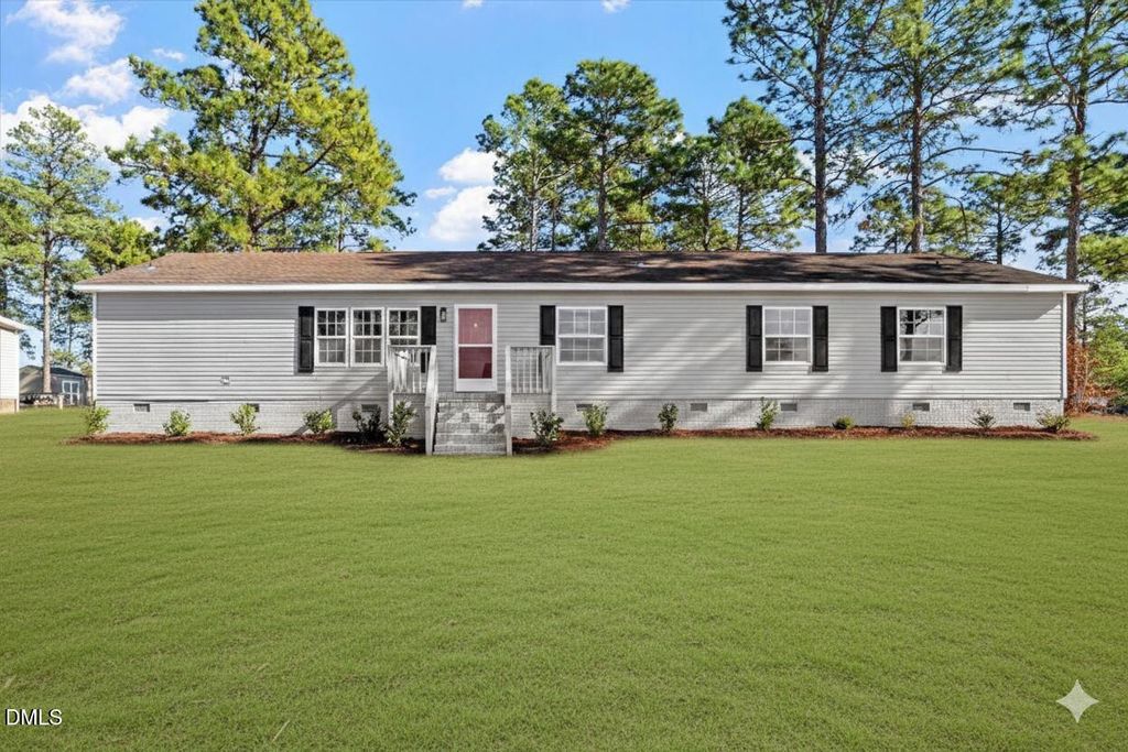 190 Pickett Circle, Vass, NC 28394