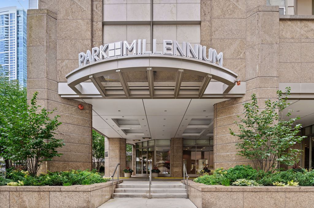 222 N COLUMBUS Drive 2209, Chicago, IL 60601 — exterior