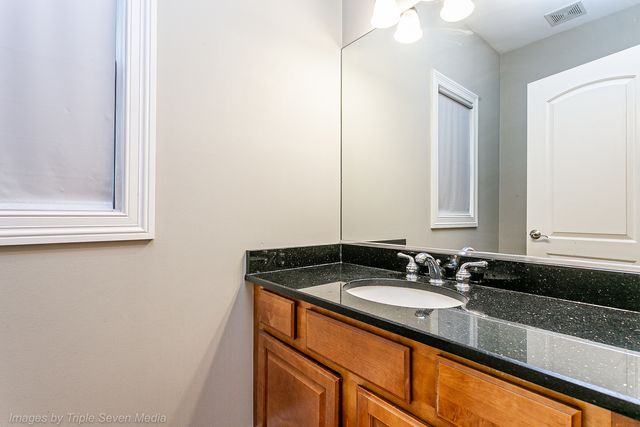 831 N Yale Avenue, Villa Park, IL 60181