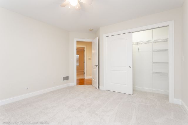 831 N Yale Avenue, Villa Park, IL 60181