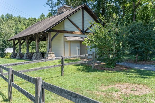 325 River Mountain Road, Murphy, NC 28906