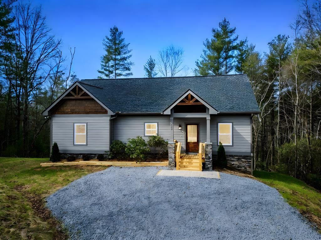 325 River Mountain Road, Murphy, NC 28906
