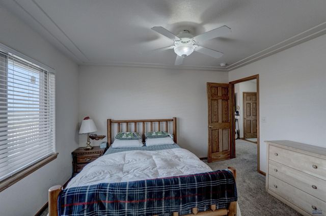 222 E BENGAL DR, Rapid City, SD 57701