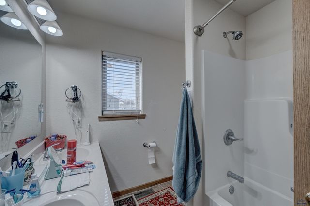 222 E BENGAL DR, Rapid City, SD 57701