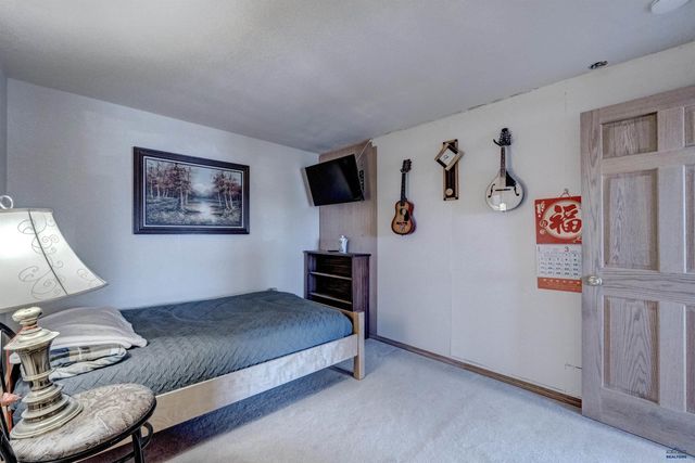 222 E BENGAL DR, Rapid City, SD 57701
