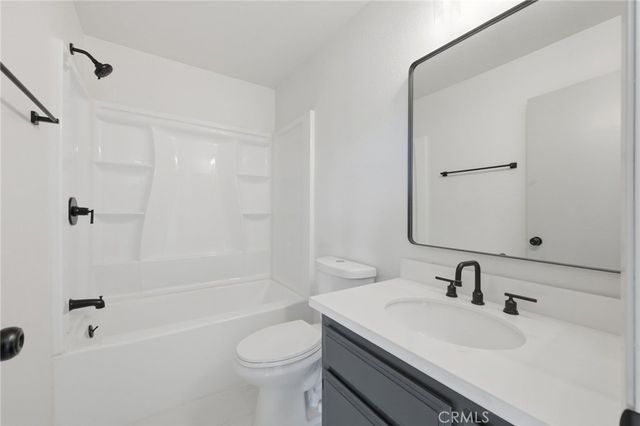 22267 Gayhead, Apple Valley, CA 92307