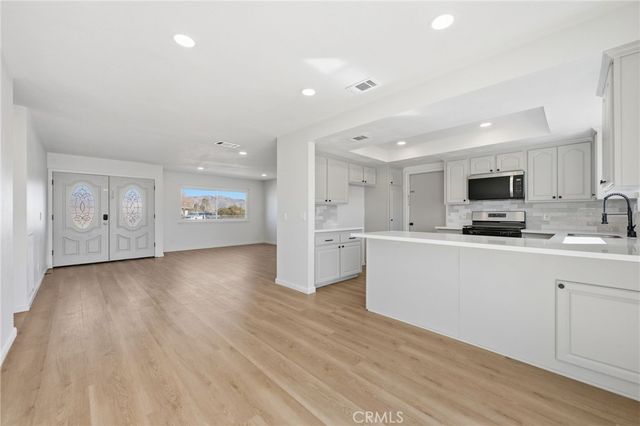 22267 Gayhead, Apple Valley, CA 92307