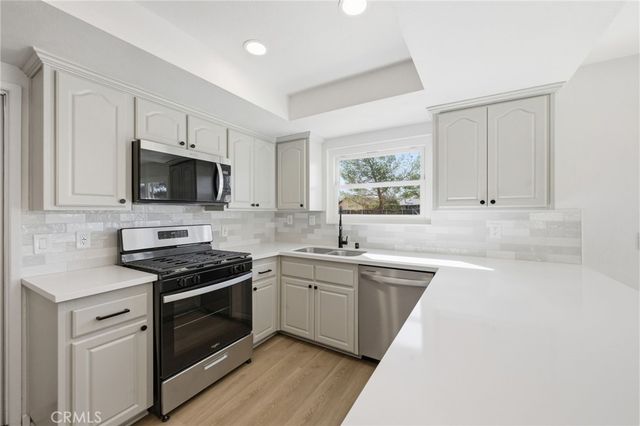 22267 Gayhead, Apple Valley, CA 92307