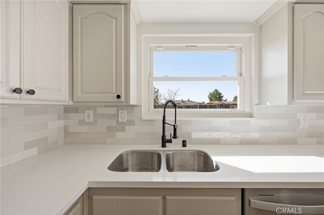 22267 Gayhead, Apple Valley, CA 92307