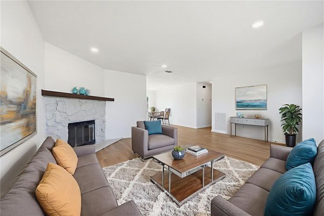 22267 Gayhead, Apple Valley, CA 92307