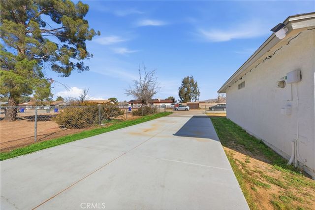 22267 Gayhead, Apple Valley, CA 92307