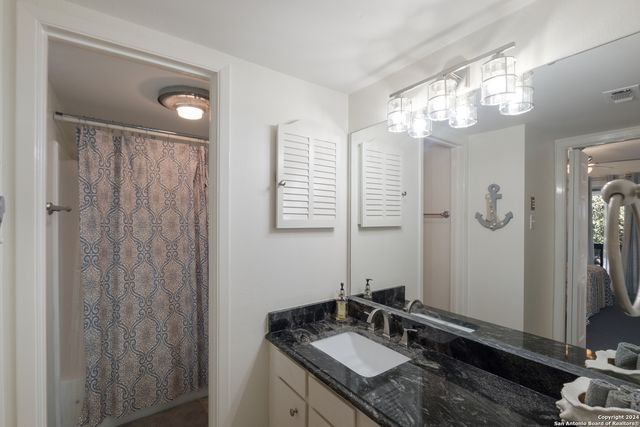 1135 Parkview Dr Apt C16, Canyon Lake, TX 78133