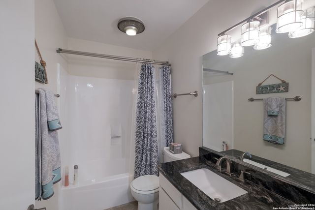1135 Parkview Dr Apt C16, Canyon Lake, TX 78133