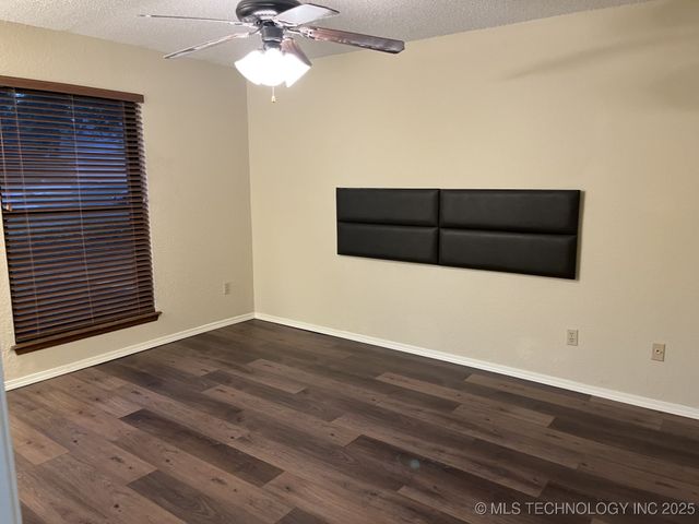 12106 E 89th Street North, Owasso, OK 74055