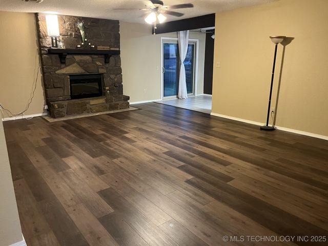 12106 E 89th Street North, Owasso, OK 74055