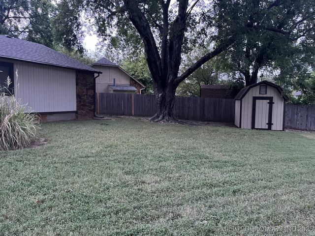 12106 E 89th Street North, Owasso, OK 74055