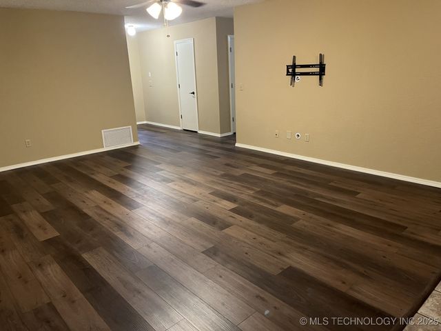 12106 E 89th Street North, Owasso, OK 74055