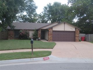 12106 E 89th Street North, Owasso, OK 74055