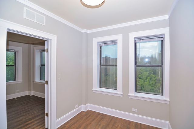 817 W Lakeside Place 501, Chicago, IL 60640